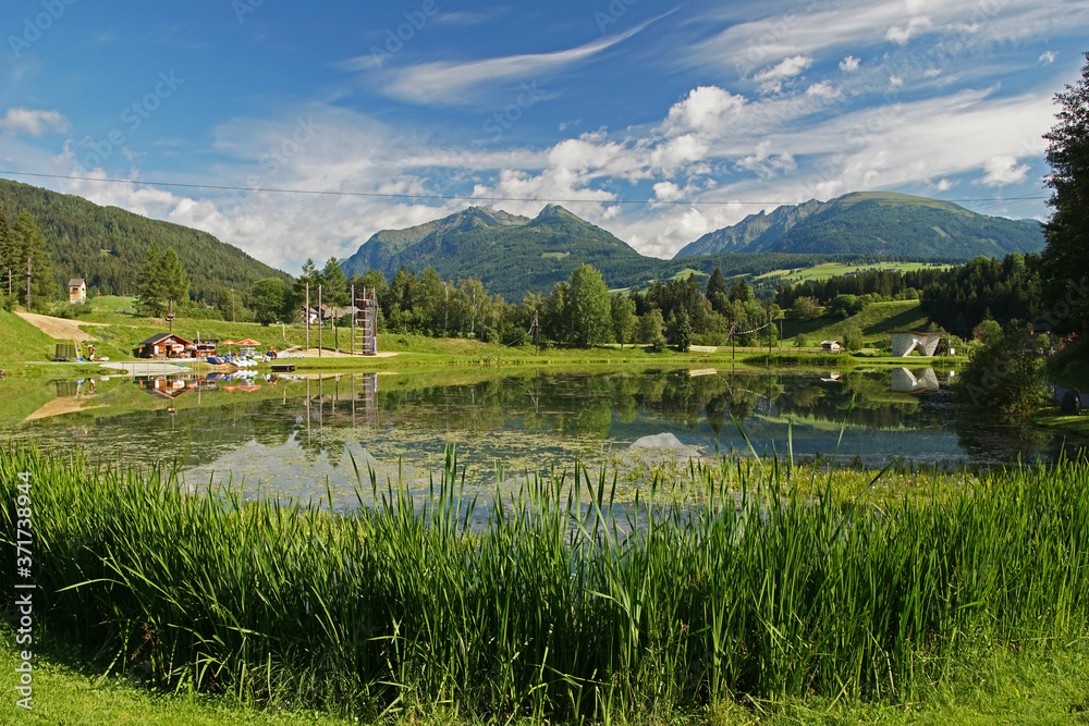 Fototapeta premium Badesee bei Fanning im Lungau - Österreich