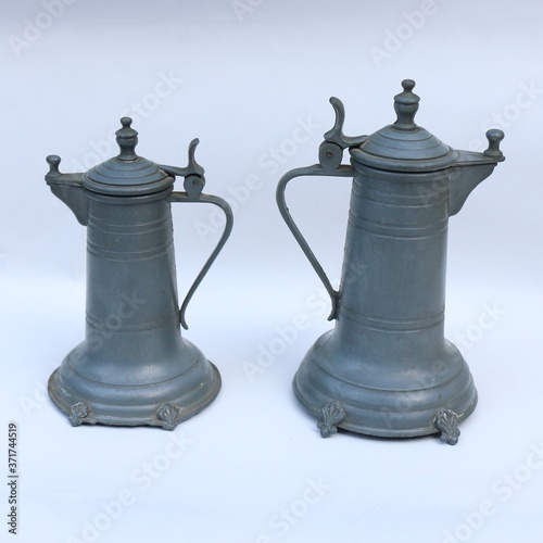 Obraz na płótnie An old metal dallah jug w salonie
