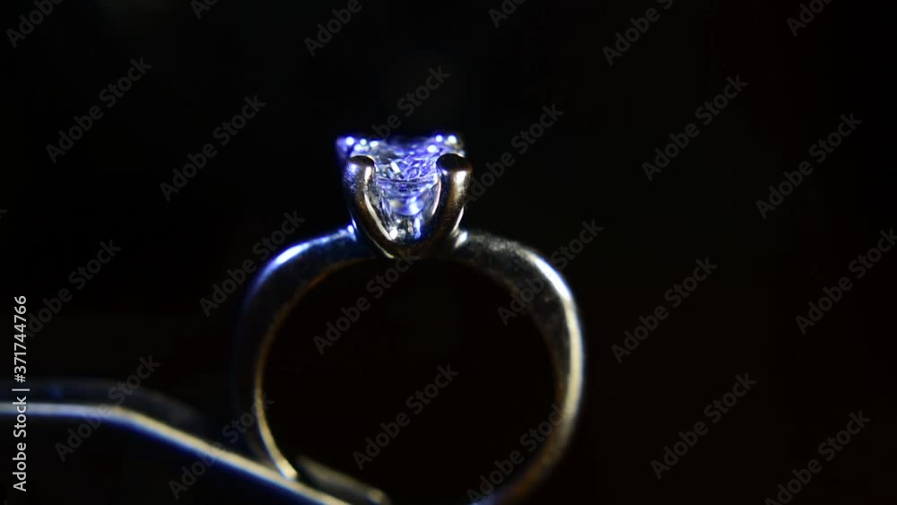 Wedding rings are white gold rings with diamonds that sparkle.
Wedding rings are white gold rings with diamonds that sparkle.
