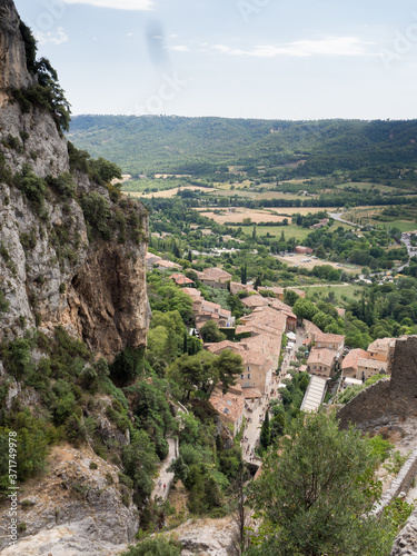 LES GORGES DU VERDON : Moustier sainte marie