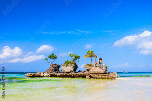 Willys Rock island at Boracay beach © saiko3p