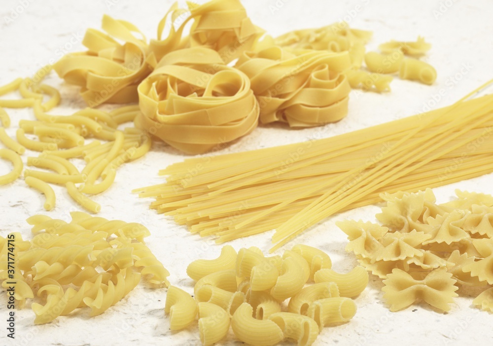 Different Varieties of Pasta : Spaghettis, Pasta shells, Macaronis, Tagliatelles, Twisted pasta