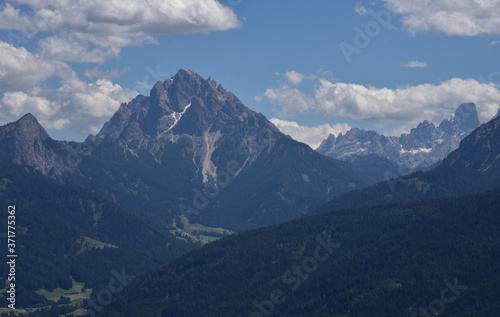 Fototapeta Naklejka Na Ścianę i Meble -  The great mountain