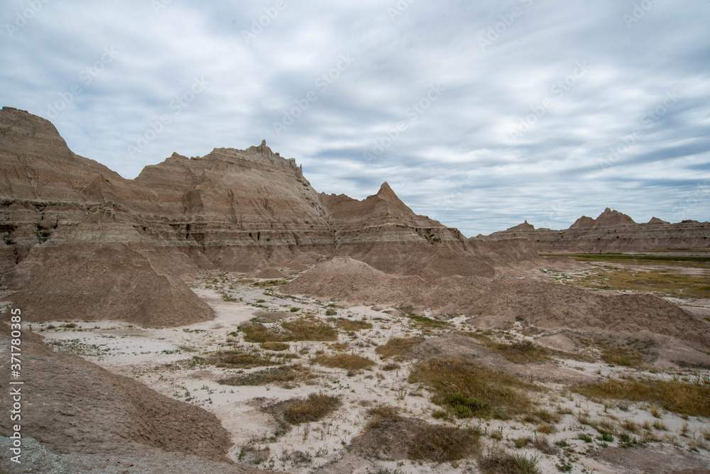 Fototapeta premium mountains in the desert in Badlands South Dakota