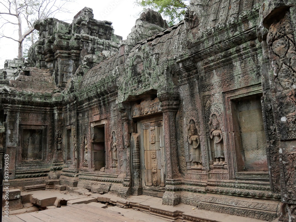Ruins at Ta Prohm Temple, Siem Reap Province, Angkor's Temple Complex Site listed as World Heritage by Unesco in 1192, built in 1186 by King Jayavarman VII, Cambodia