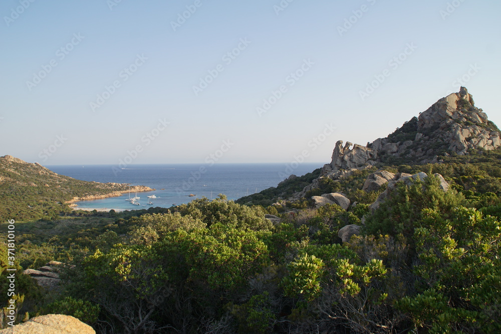 Plage de Rocappina, Sartène, Corse du sud, France, en été 2020, depuis le chemin menant à MURTOLI