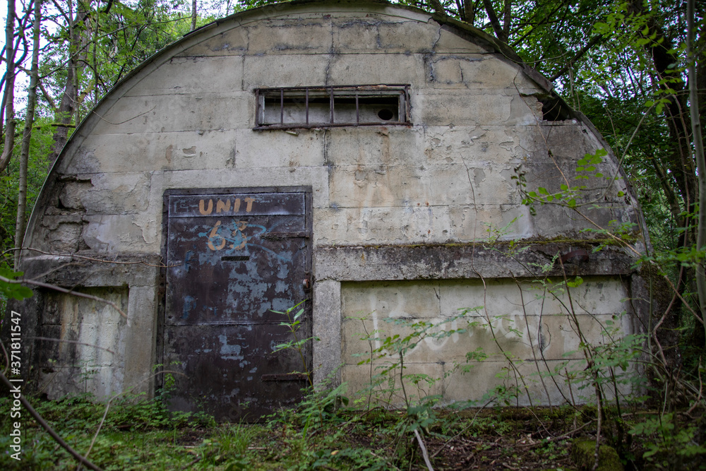 Fototapeta premium old abandoned building
