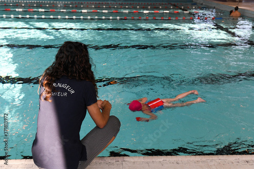 apprentissage à la natation