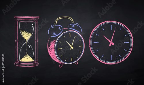 Chalk drawn illustration set of clock