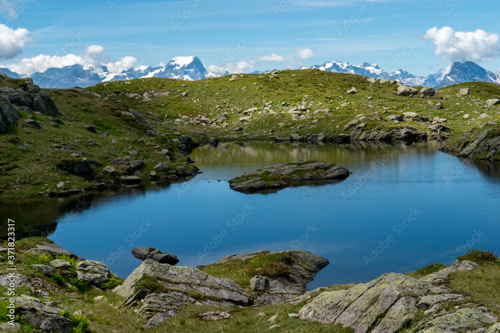 Fototapeta premium Begsee im Glarnerland, Tödi im Hintergrund