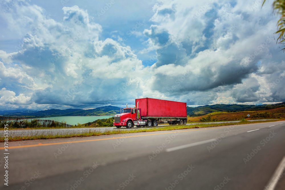 Container Transport auf Lastwagen