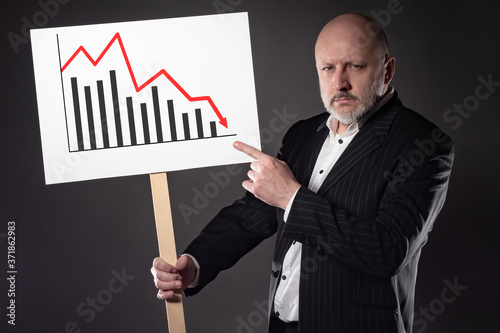 Economist shows a falling g...