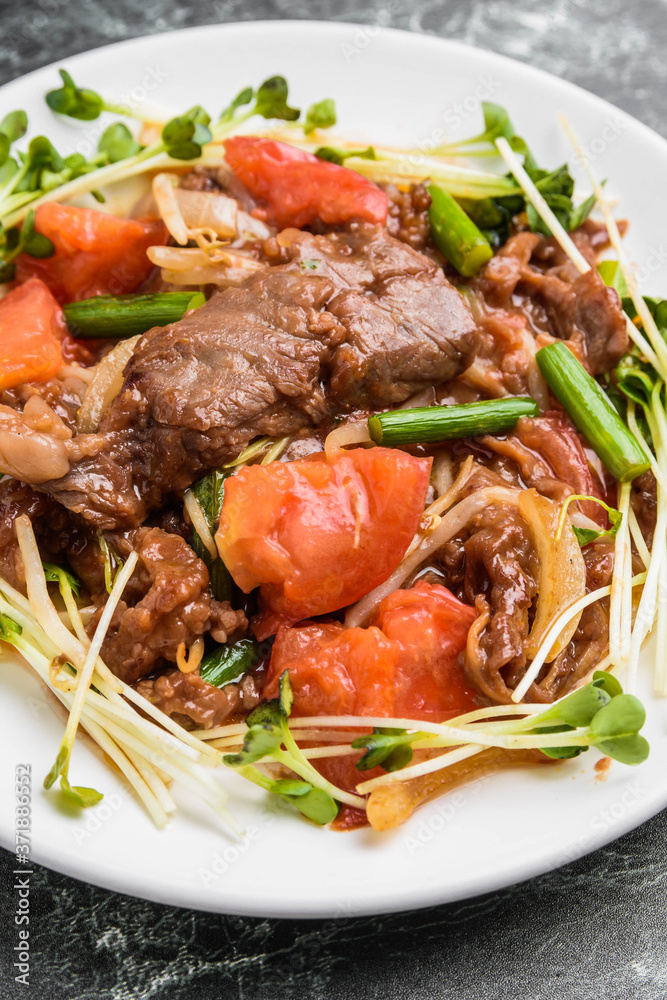 トマトと肉の炒め物