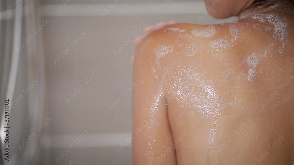 Slow motion clips,Beautiful women rubbing soap in the bathroom. Slow motion clips,Beautiful women rubbing soap in the bathroom.