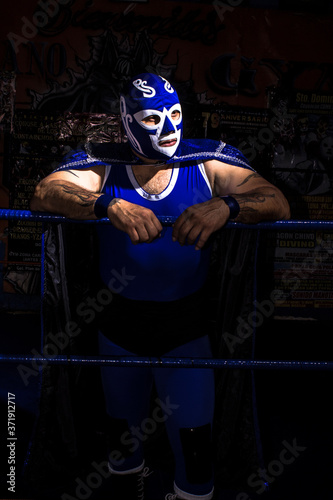 príncipe de seda  luchador mexicano  photo