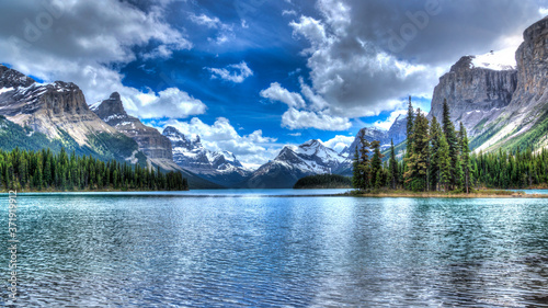 Maligne Lake