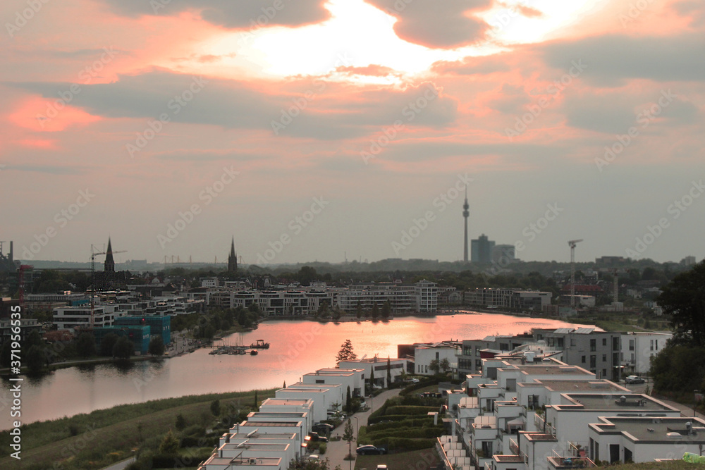 Obraz premium Phoenix-See in Dortmund, Germany