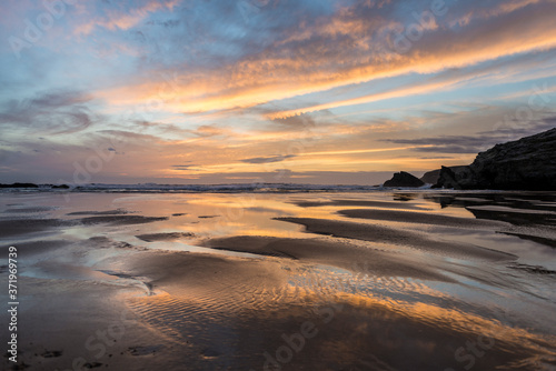 Coucher de soleil sur la plage de Donnant, à Belle-ile-en-mer, Bretagne