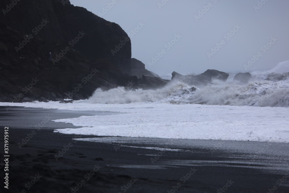 アイスランドの溶岩の風化、ブラックサンドビーチ