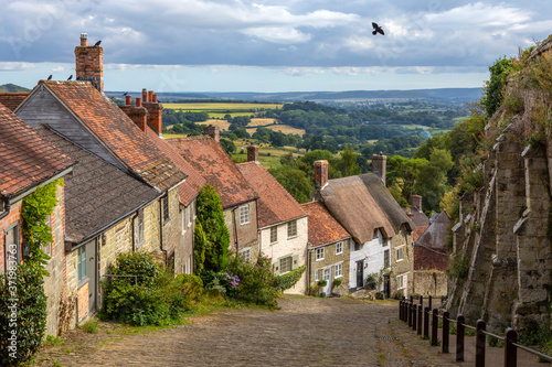Gold Hill in Shaftesbury in Dorset, UK photo