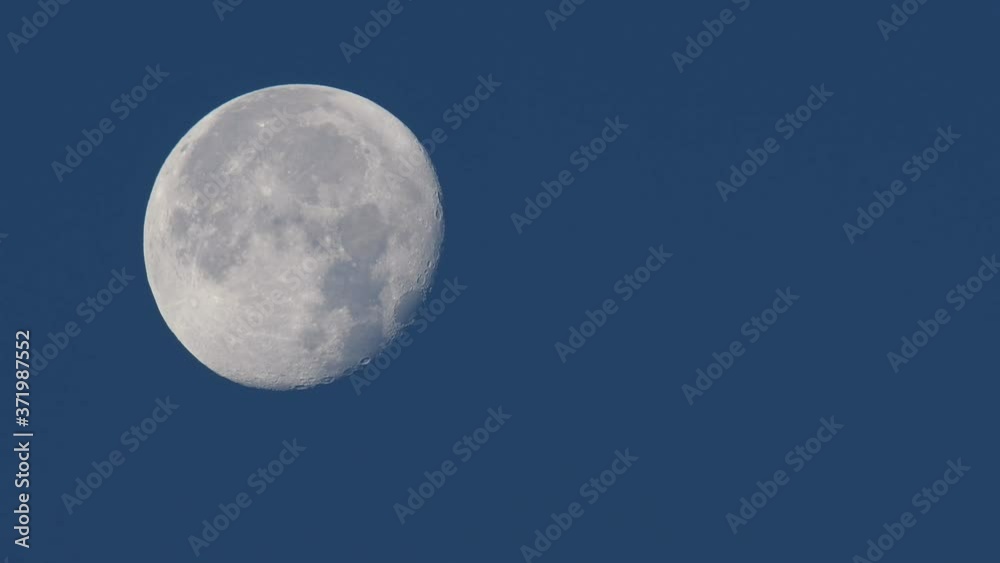 Full moon in the early morning, north germany
Full moon in the early morning, north germany