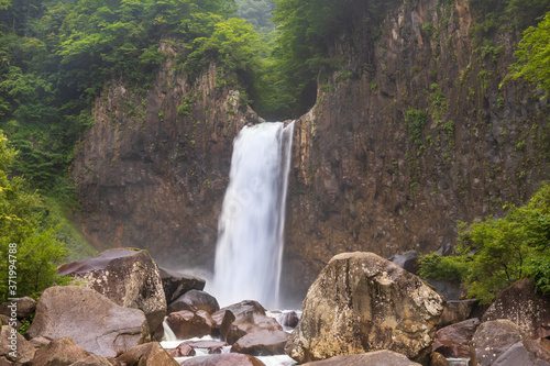 夏の妙高高原苗名の滝
