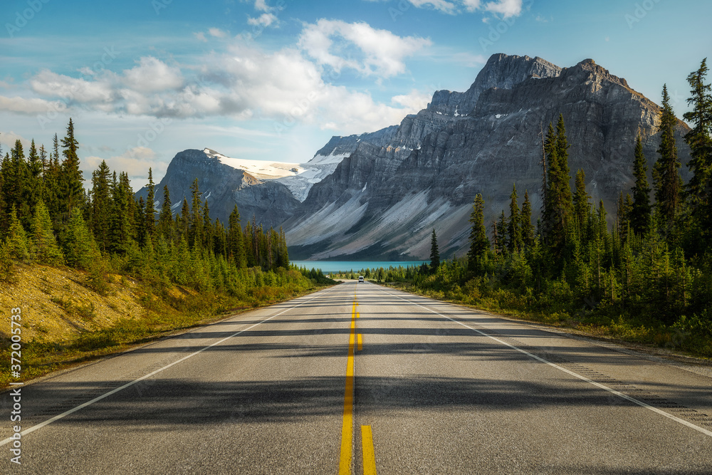 Fototapeta premium To the Lake