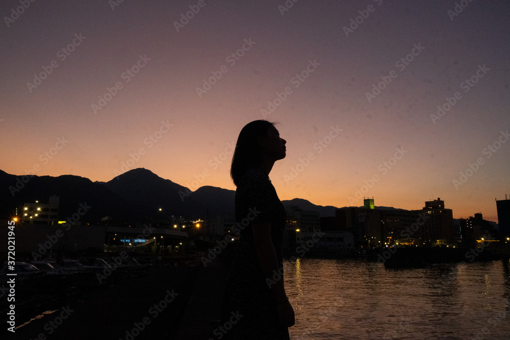 Fototapeta premium silhouette of a woman