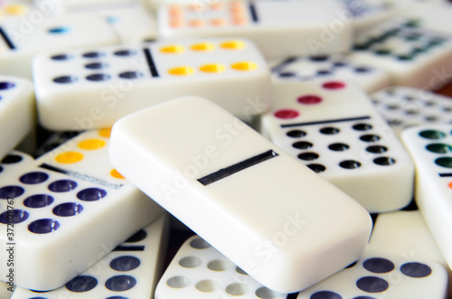fichas de domino, secuencia de fichas de domino, juego de domino, fichas de juego de domino photo