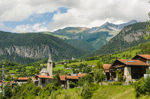 Filisur, Bergün, Kirche, Albula, Albulatal, Albulapass, Bergdorf, Passstrasse, Wanderweg, Wanderferien, Graubünden, Alpen, Sommer, Schweiz