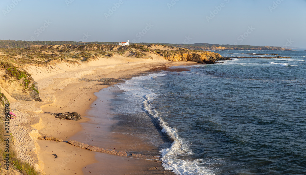 Looking towards the lighthouse, through the beach, at Vila Nova Milfontes Looking towards the lighthouse, through the beach, at Vila Nova Milfontes