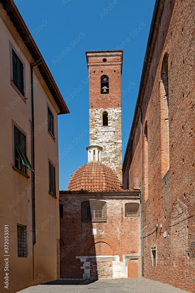 Turm in der Altstadt von Lucca in der Toskana, Italien 