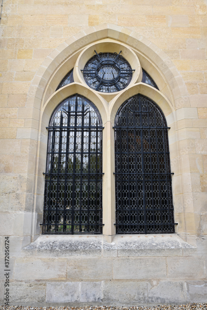 Fototapeta premium Fenêtre de l'abbaye de Royaumont, France
