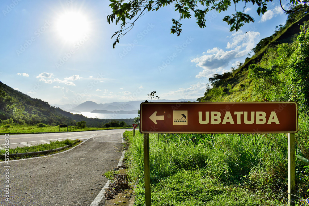 Vista do mar em Ubatuba a partir de uma lancha