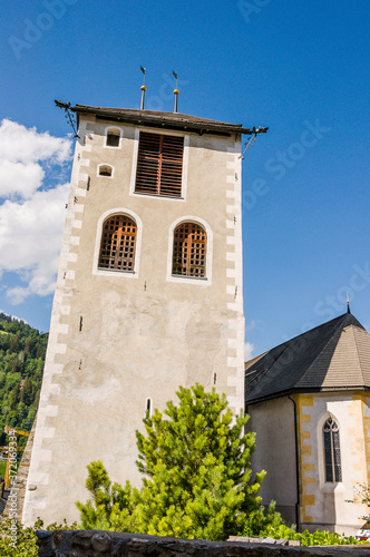 Ilanz, Glion, Turm, Sankt Margarethen, Sankt Margarethen-Kirche, Wohnturm, Mittelalter, historische Häuser, Dorf, Vorderrhein, Fluss, Surselva, Rheinschlucht, Alpen, Graubünden, Sommer, Schweiz photo