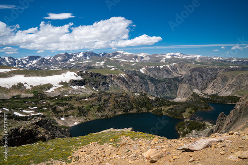 Fototapeta Naklejka Na Ścianę i Meble -  Mountain view of an alpine lake on the top of the Beartooth Pass (Highway 212) in Montana