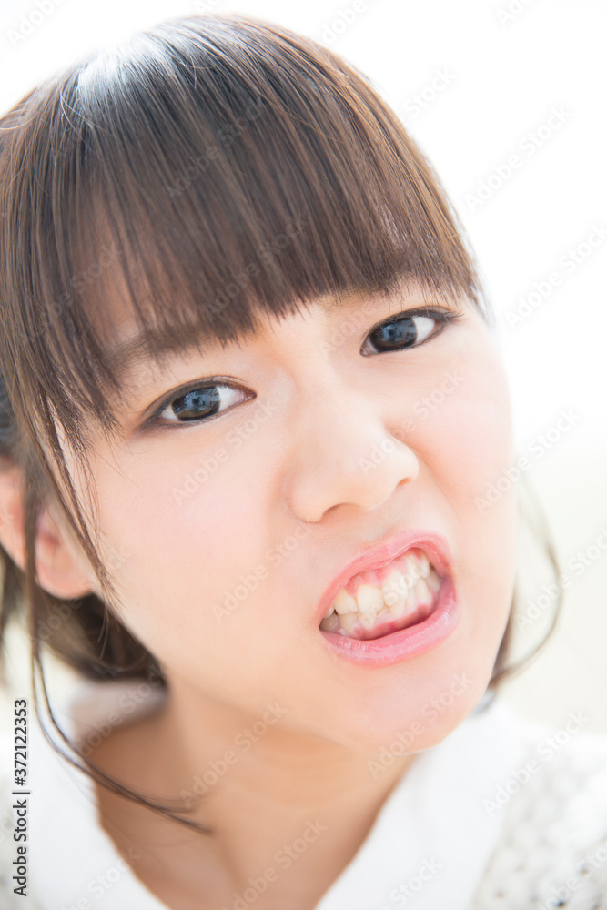 Naklejka premium 怒る女性