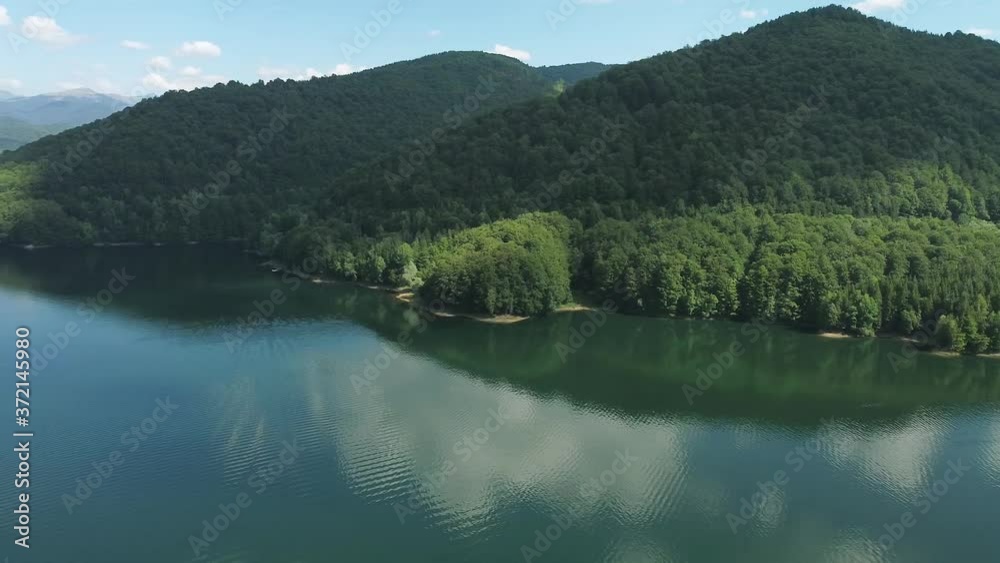 Discover the beautiful surroundings of the lake Discover the beautiful surroundings of the lake