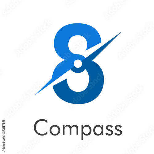 Número 8 con flecha como logotipo de brújula en color azul con palabra Compass en color azul