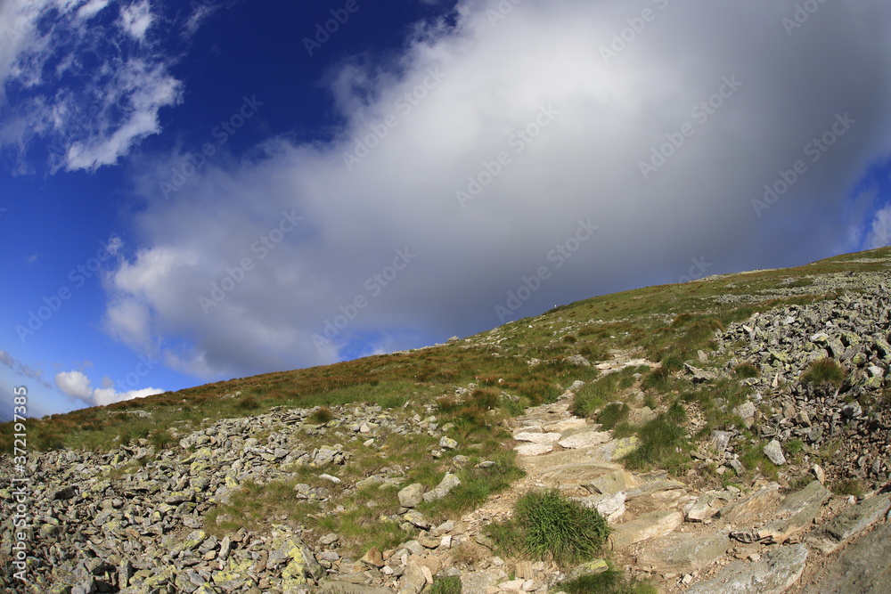 Fototapeta premium Ridge between Jarząbczy Wierch and Łopata