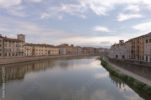 Fluss Arno in Pisa
