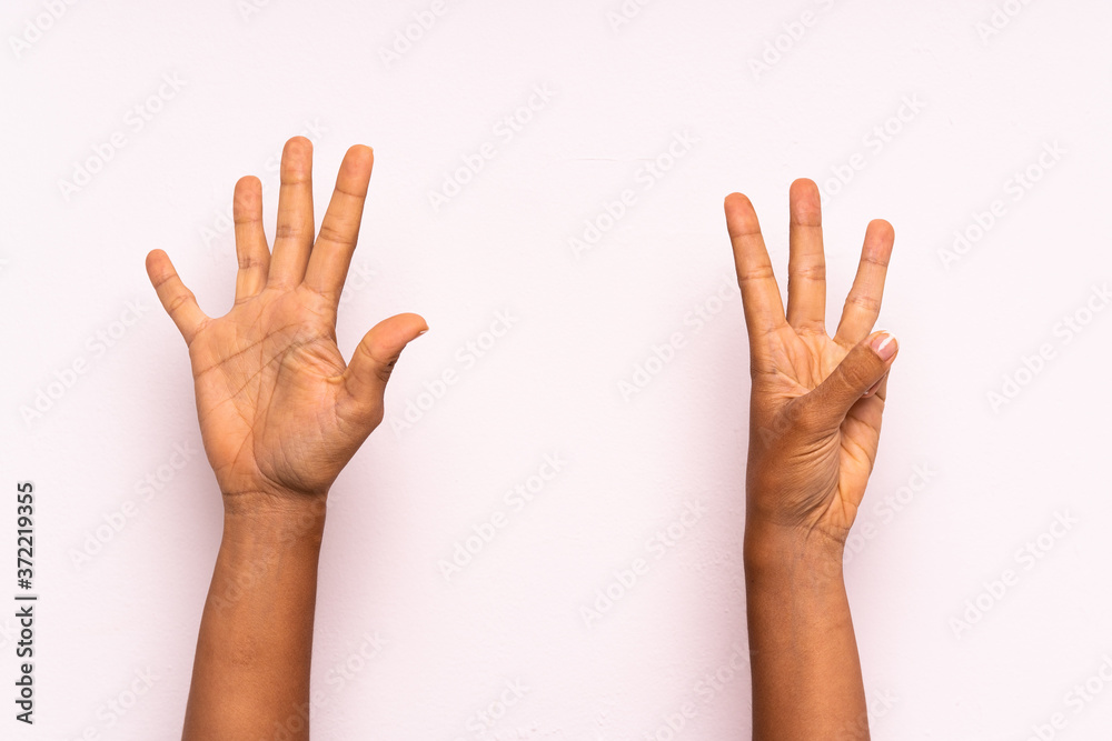 hands counting numbers
hands counting numbers
