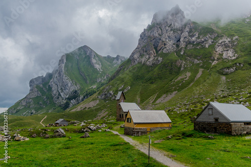 Wunderschöne Erkundungstour durch das Appenzellerland in der Schweiz. - Appenzell/Alpstein/Schweiz photo