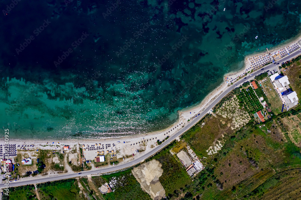 Fototapeta premium Albanien - Boote, Meer und Landschaften aus der Luft