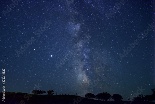 天の川と木星、北海道の夏の夜空。