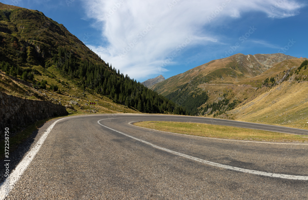 Naklejka premium Mountain road landscape panorama
