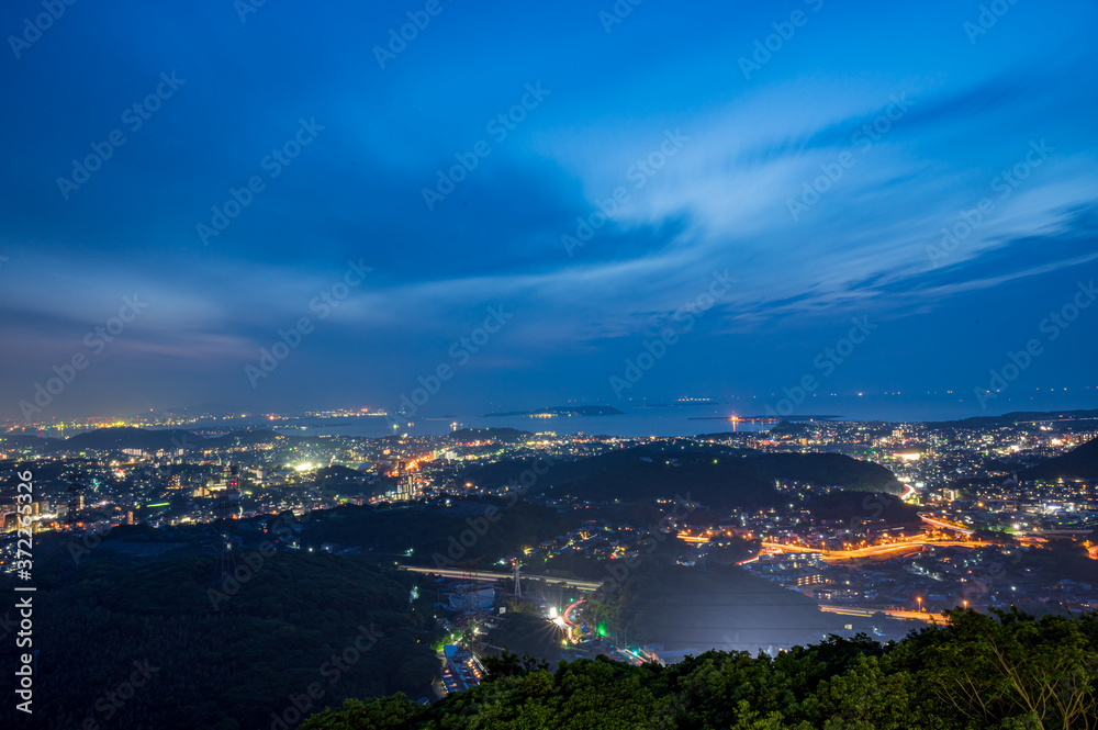火の山公園から眺める夏の下関市街地と響灘の夜景