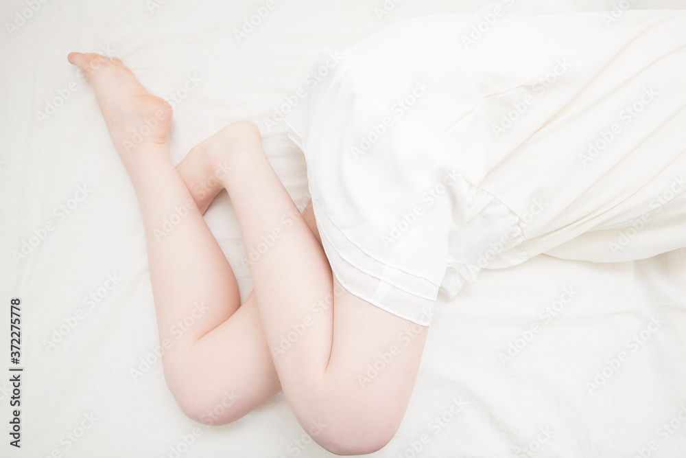 女性の足 女性の足