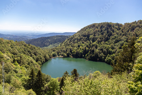 Fototapeta Naklejka Na Ścianę i Meble -  Le lac des Perches, dans le massif des Vosges en Alsace