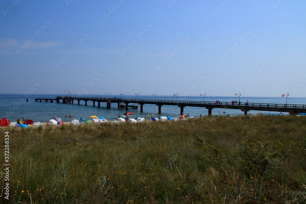 Blick auf die Seebrücke bei Göhren auf der Ostseeinsel Rügen